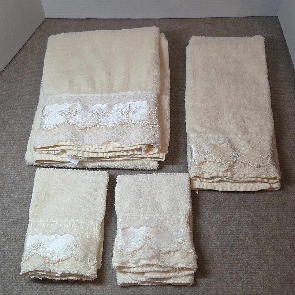 Vintage Letters Inc. Towel Set Cream Lace Lot of 4 Pc 1980's cottage shabby chic
